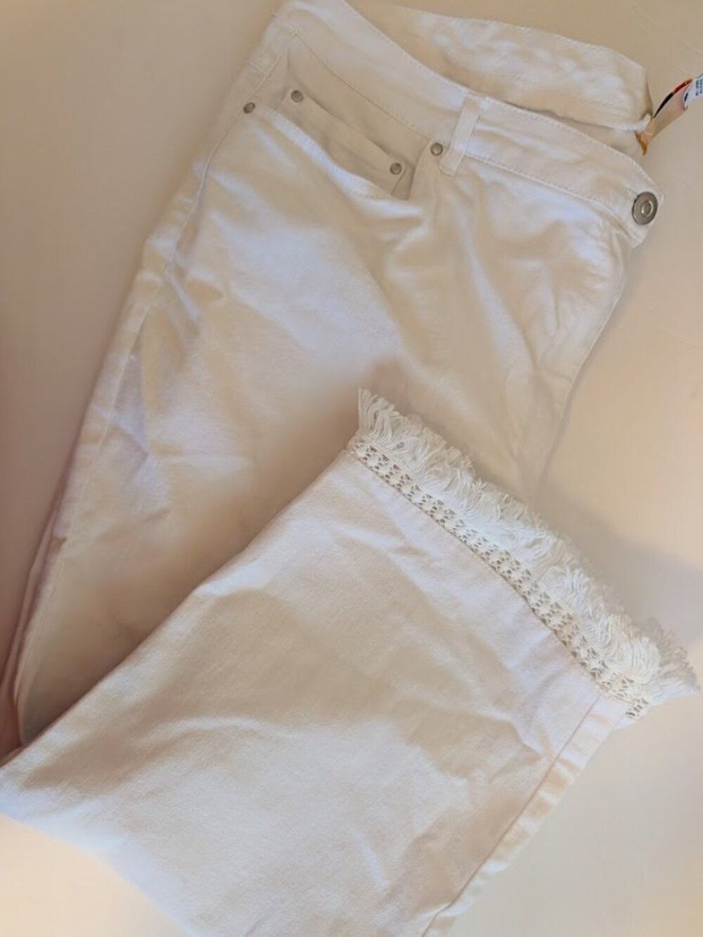 Ruby Rd. white capris Size 18